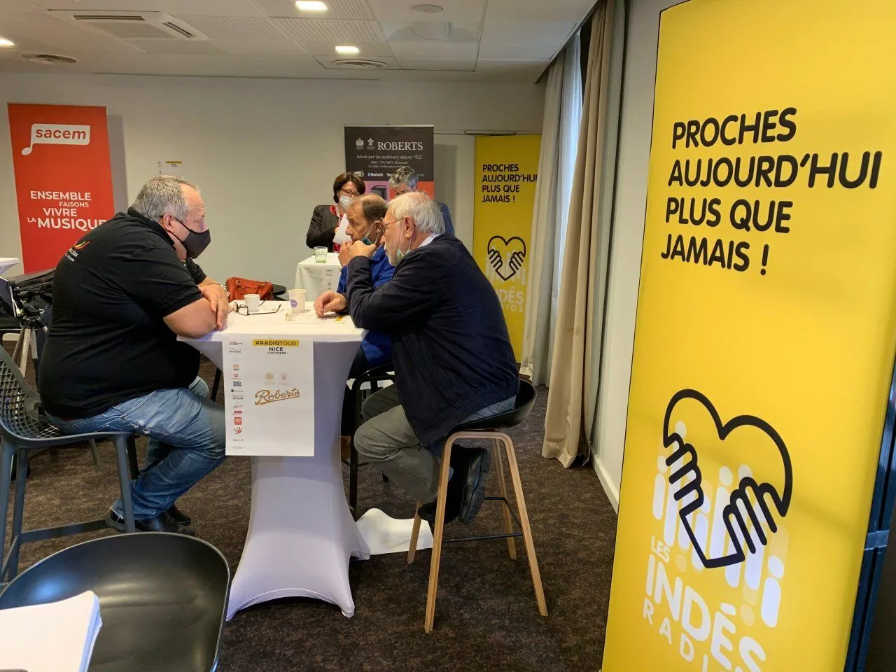 Conférence du RadioTour devant un public de professionnels
